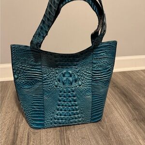 Elegant Blue Crocodile-Embossed Women's Bag